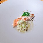 sio - 金目鯛鱗焼き中華粥再構築再び☆ 昨年春のメニューのものとは仕立てがリニューアルされていて、蕗の薹の風味豊かなリゾットはサラサラと軽快でもありお米のモチモチな食べ心地が楽しくもあり。セリ大根サラダも良い