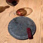 sio - 今回の赤ワイン、馬肉タルタルラスクによく合った気がします。美味しかったですね～♡