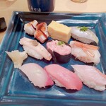 Tsukiji Sushisei - 「季節のにぎり」私が食べました✨ ぶり️がおいしかったなー