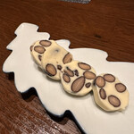 居酒屋 月野郎 - 月野郎の象徴　　　黒豆チーズ　絶品
