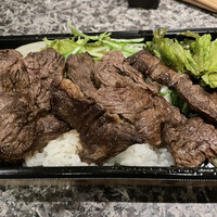 肉匠 牛虎 西中島店 - ハラミ肉重