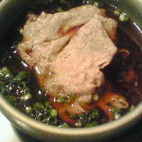 しゃぶ禅 六本木店 - 黒毛和牛。お肉は薄くて柔らかくて美味でした。