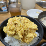 十八番 - スクランブル玉子丼