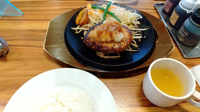 肉のはせ川 利府店 - 岩切（ハンバーグ）の写真