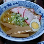 境の麺工房 - 葉山の縁の赤いチャーシューと