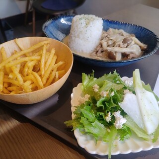 庭園&カフェ 立小路_1