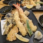魚真 - 天ぷら盛り合わせ