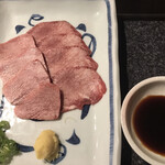焼しゃぶ・ステーキ・焼肉 SAKAGYU - タン 刺身