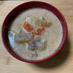 Momotarou - 鴨で粕汁。風味良く、美味しく頂きました。
                        ほんとは鮭で作りたい。