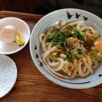 Junteuchi Udon Katsuichi - しょうゆの温の大の生卵入り510円