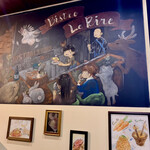Bistro Le Rire - 知り合いによる壁画が楽しい。座った位置からして、今日は豚になって楽しもう(^^)