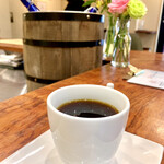 ビストロ ルリール - ハリオ　スマートセブンでシェフ計算通りにカスタマイズされて淹れたエチオピアコーヒー。蒸らし、インターバル調整は、使用する豆に毎回合わせてシェフがセッティング。計算された豆本来の香りと旨味を引き出す。