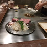 焼肉・鉄板焼ステーキ 橘通りミヤチクAPAS - 鉄板