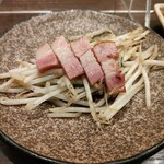 焼肉・鉄板焼ステーキ 橘通りミヤチクAPAS - もやし