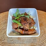 Khroop khrua - 豚の黒胡椒揚げ・ムートート