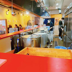 家系ラーメン 稲葉家 - 厨房