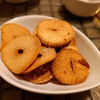 みやび 六本木店 - 大きくてカリカリのガーリックチップ。そのまま食べても美味しい！