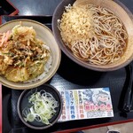 ゆで太郎 - ほぼ海老だけのかき揚げ丼セット780円。