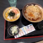 Yudetarou - かつ丼セット700円。