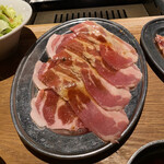 熟成焼肉 肉源 - 三元豚とバラカルビ