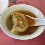 Mampukuramensampou - ただでさえ美味しいスープ＋ただでさえ美味しい餃子。只者でないドボン餃子になりました