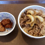 すき家 - 牛丼と唐揚げ2個