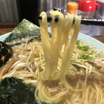 Niramen Shoppu - 結論として、この店で使っている麺は、全て同じでした。