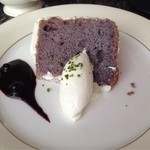 ピーク・ラウンジ - ブルーベリーのシフォンケーキ