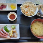 海辺の新鮮市場 - お刺身と定食