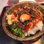 韓国料理ジョウンデー - コチュジャンはセルフでかけます