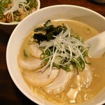 ROKA - 料理写真:チャーシュー麺(醤油)