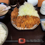 Tonkatsu Santa - ロースカツ定食(1,480円)とクリームコロッケバラ1個(330円)