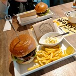 マルチネス - チェリーバーガー