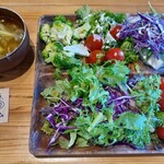 農家レストラン 旬世 - サラダブッフェとコンソメスープ