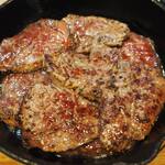 卓 - ミスジ鉄板焼きその４