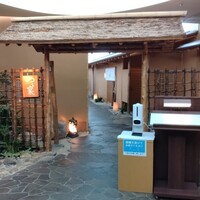 京都 つる家 - 店へのアプローチ