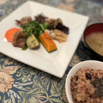 ＭＯＭＩＮＯＫＩ ＨＯＵＳＥ - 自然食を酵素玄米で