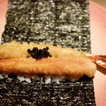 Tempura Azabu Yokota - 車海老とずわい蟹、キャビアの天巻き