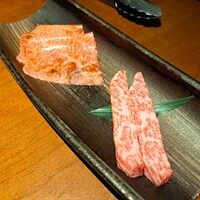 蕃 YORONIKU - ⚫焼物 特撰部位
                    「サーロイン ・ザブトンの焼きすき」