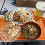 Resutoran Tonfan - ザンギ・生ビールセット、豚もつ煮、オニオンスライス、ワンカップ