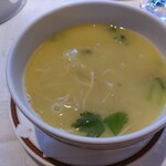 筑紫樓 - フカヒレ入り土鍋ソバ