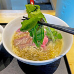 超純水採麺 天国屋 - ローストビーフとベイビーリーフはとても良く合います
