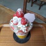 メリーイングランド - いちごパフェ