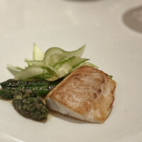 Benoit Alain Ducasse - オーソドックスな真鯛のポワレ。火入れが良く、牡蠣が効いたソースも程よい。