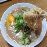 ラーメン東大 - 麺のリフトアップ