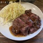 ざぶとん - 名物の300円の牛ロース焼き！！！