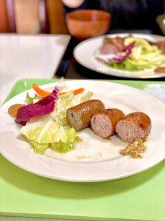 フレスガッセ - ソーセージ盛り合わせ(1,400円)