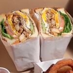 ジューシーズ ラボラトリー - ジューシーズケバブサンドイッチ ダブル目玉焼き