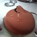 エクアトゥール - アミューズ：若鮎のムースとスイカのエスプーマ、エストラゴンのジュレ