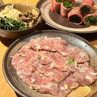 ホルモン焼肉 富や 栄店 - 